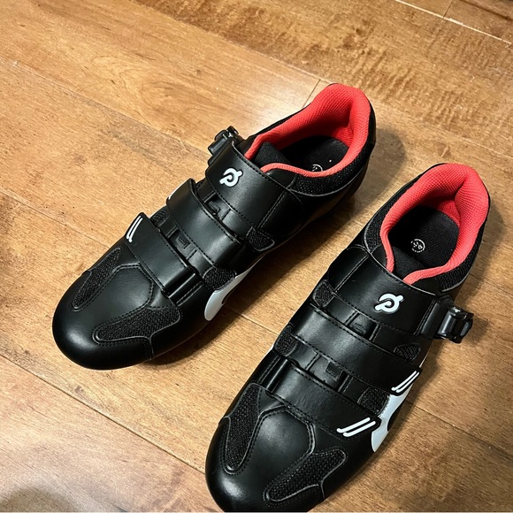 Peloton Cycling Shoes - Picture 2 of 6